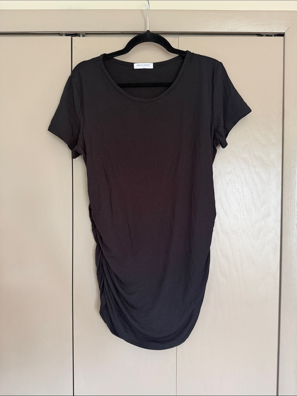 💥3/$20 Maternity Ruched Side Short-Sleeve Tee in Black